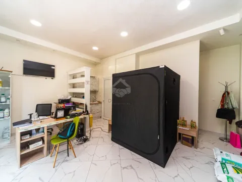 Sale, office space, 101m², Blok 9, Podgorica - image 2