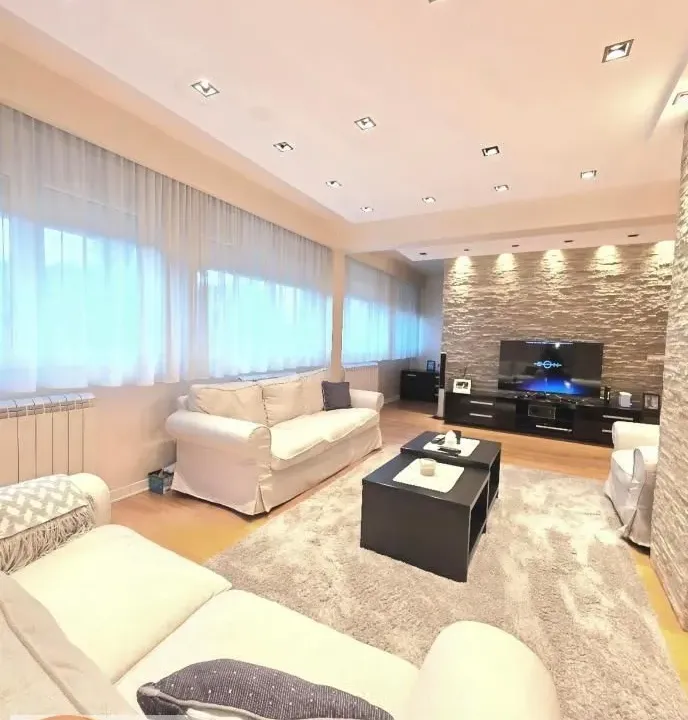 Prodaja, stan, 140m², Voždovac Sve Podlokacije, Beograd