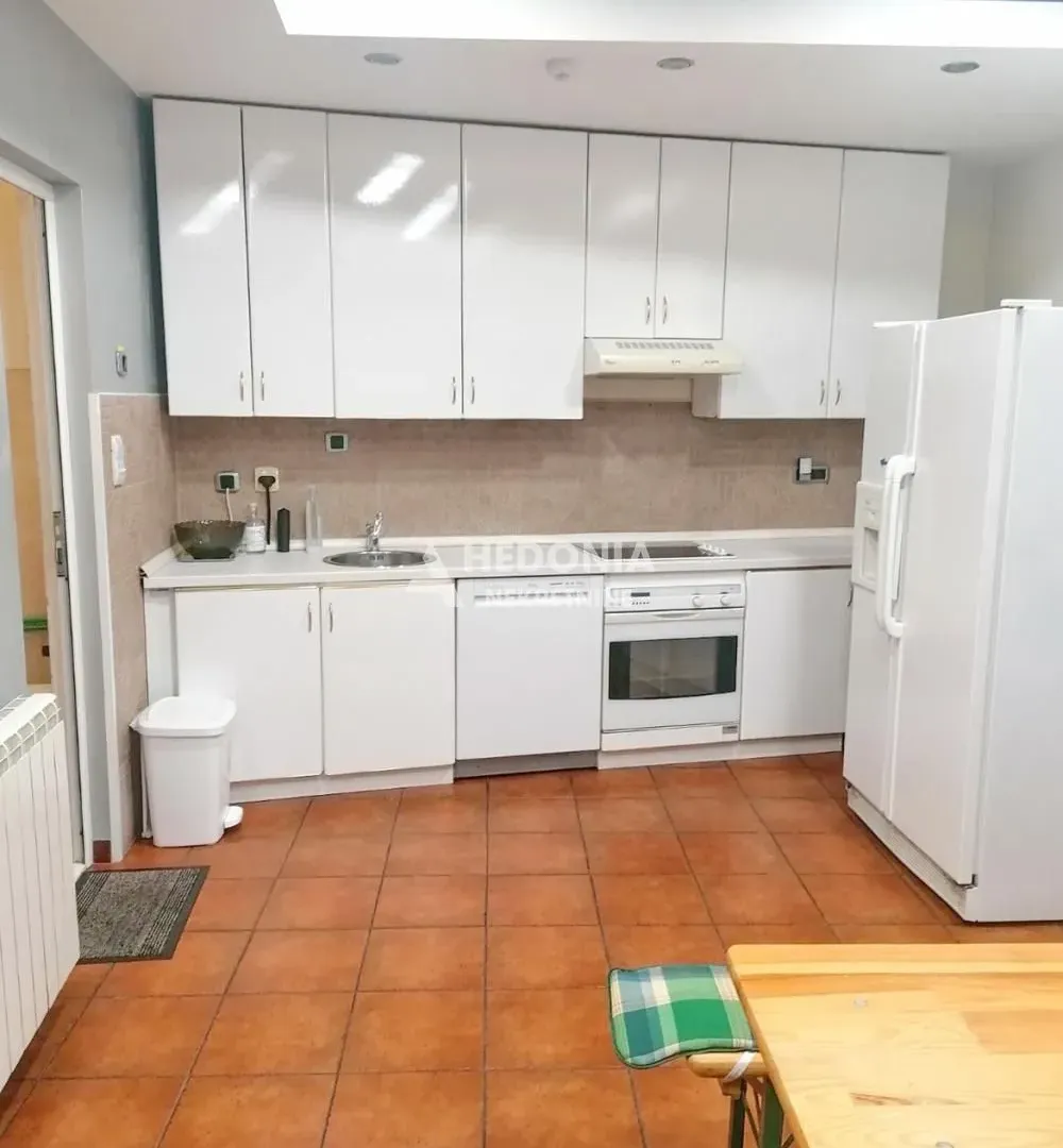 Rent, office space, 600m², Zemun Centar, Zemun Sve Podlokacije