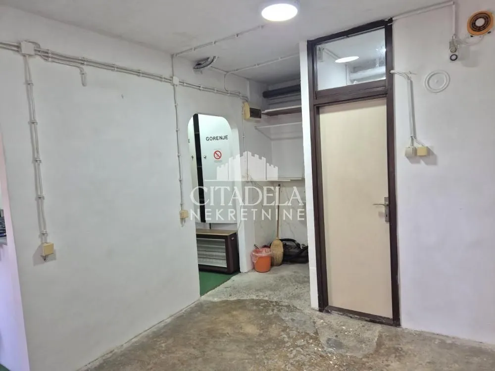 Rent, office space, 22m², Čukarica, Beograd