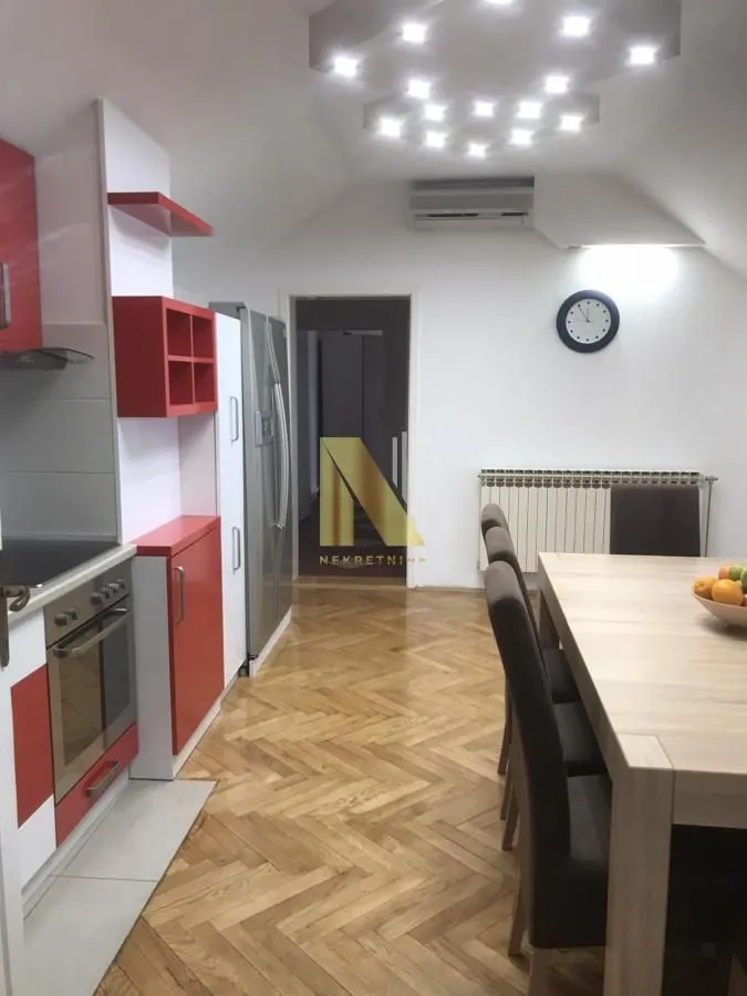 Prodaja, stan, 130m², Grbavica, Novi Sad Sve Podlokacije