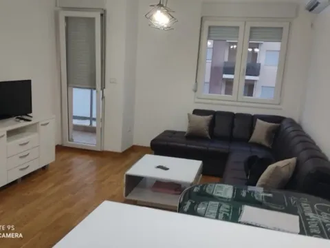 Prodaja, jednosoban stan, 43m², City Kvart, Podgorica - image 2