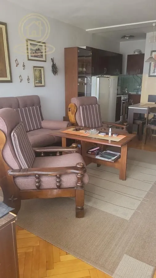 Prodaja, trosoban stan, 75m², Medijana, Niš