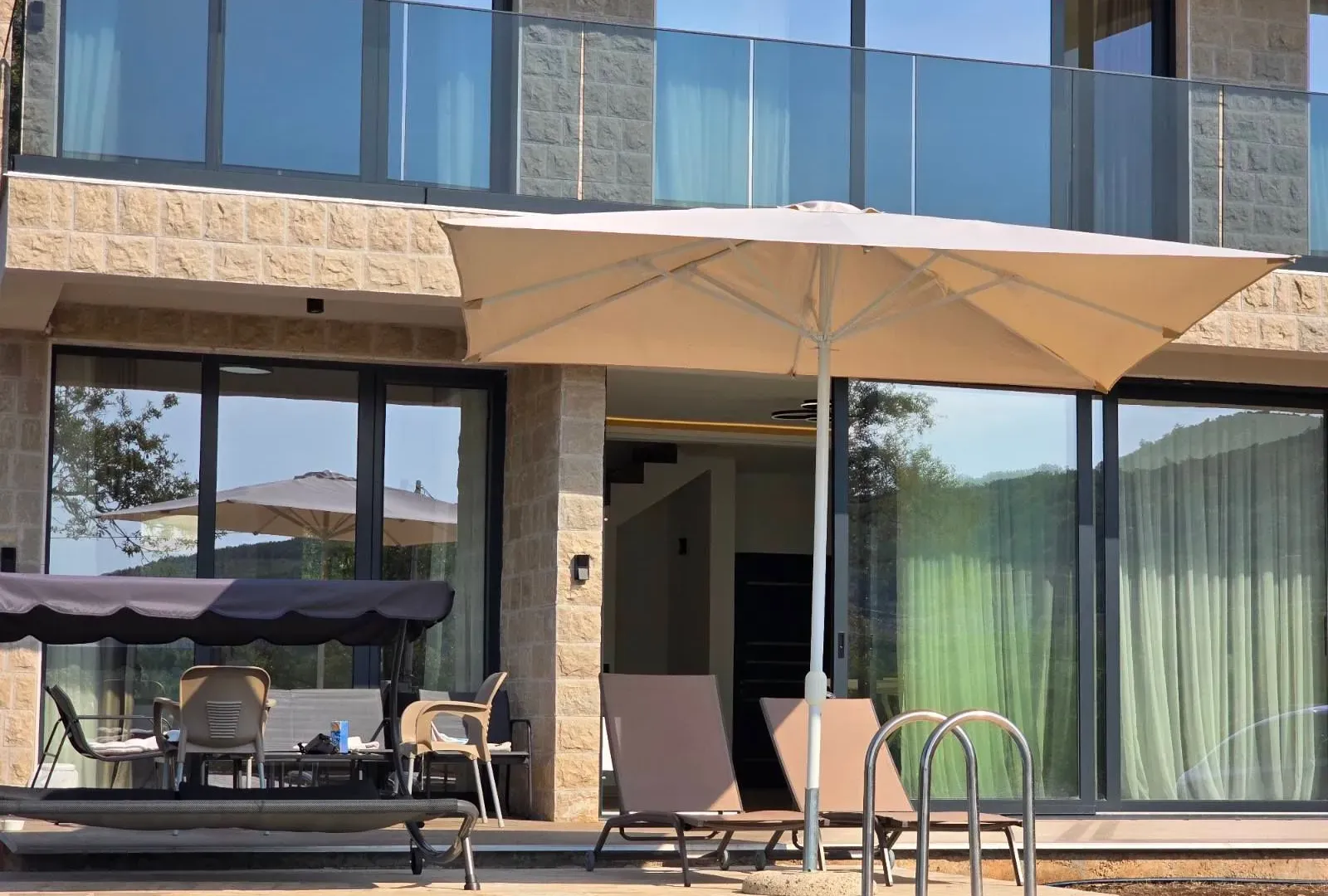 Rent, house, 250m², Višnjevo, Kotor