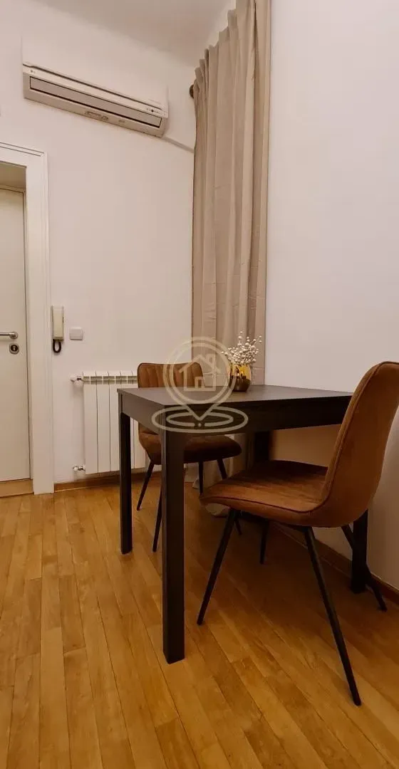 Izdavanje, jednosoban stan, 35m², Vračar Sve Podlokacije, Beograd