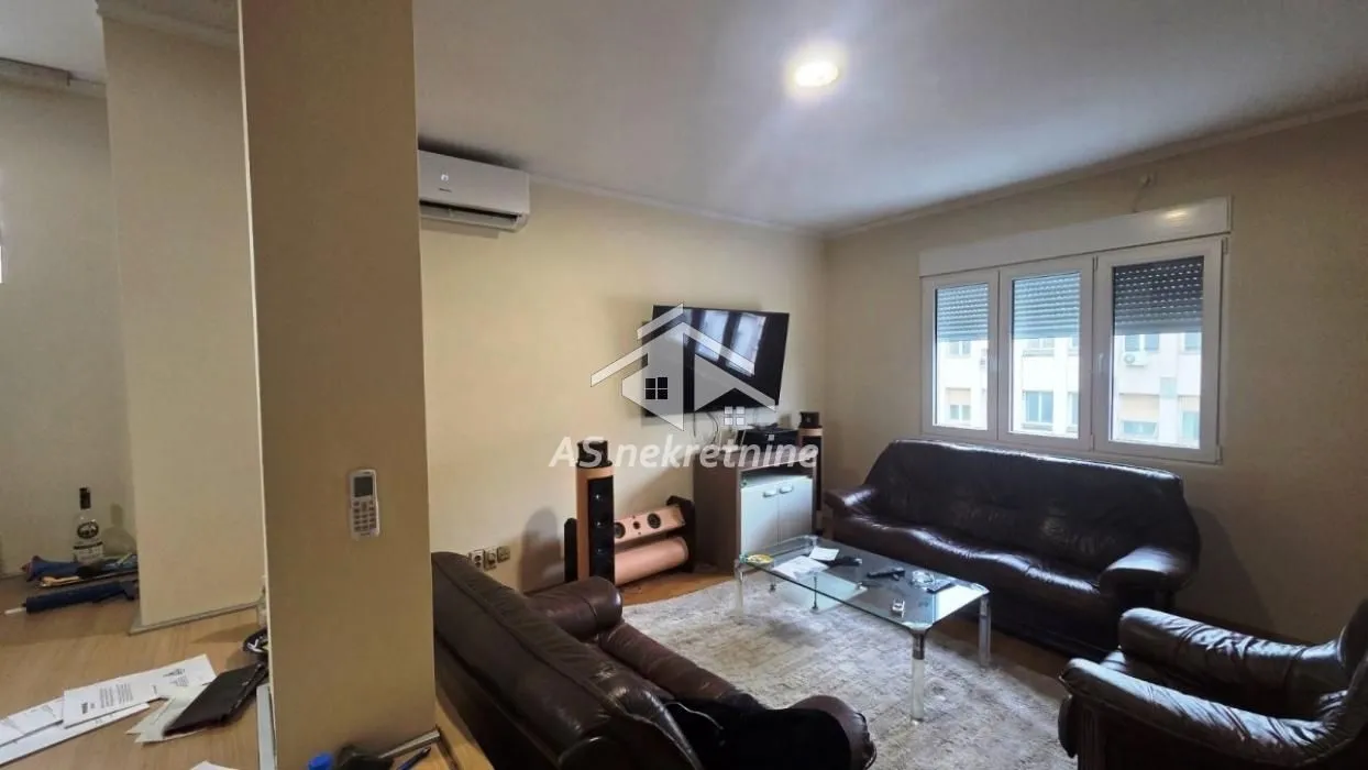 Rent, three bedroom apartment, 65m², Stari Grad, Beograd