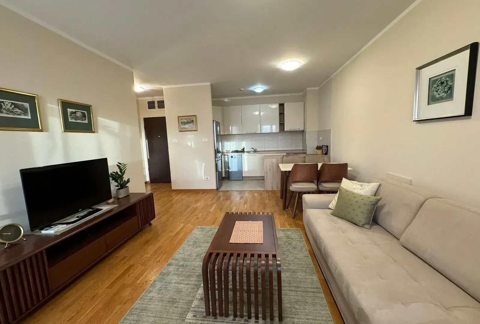 Rent, two bedroom apartment, 65m², City Kvart, Podgorica