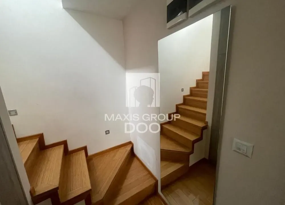 Prodaja, četvorosoban stan, 98m², Slavujev Venac, Zvezdara Sve Podlokacije