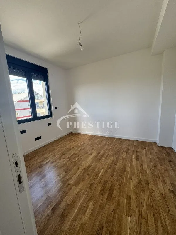 Izdavanje, dvosoban stan, 83m², City Kvart, Podgorica