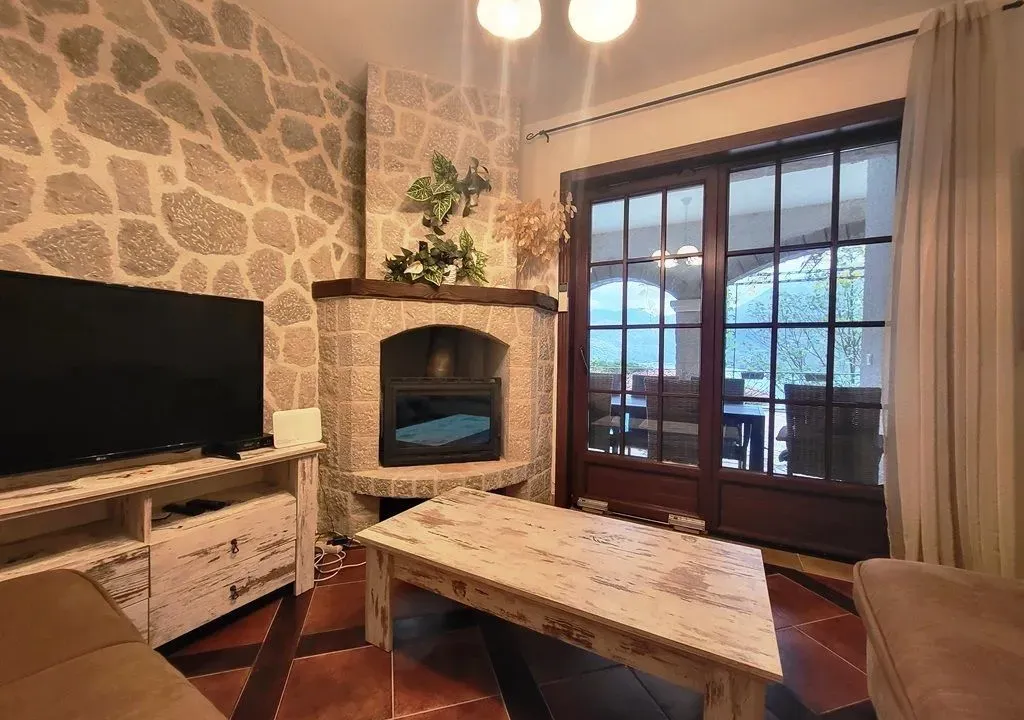 Prodaja, trosoban stan, 126m², Kostanjica, Kotor