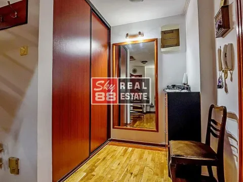 Prodaja, četvorosoban stan, 104m², Stari Grad, Beograd - image 3