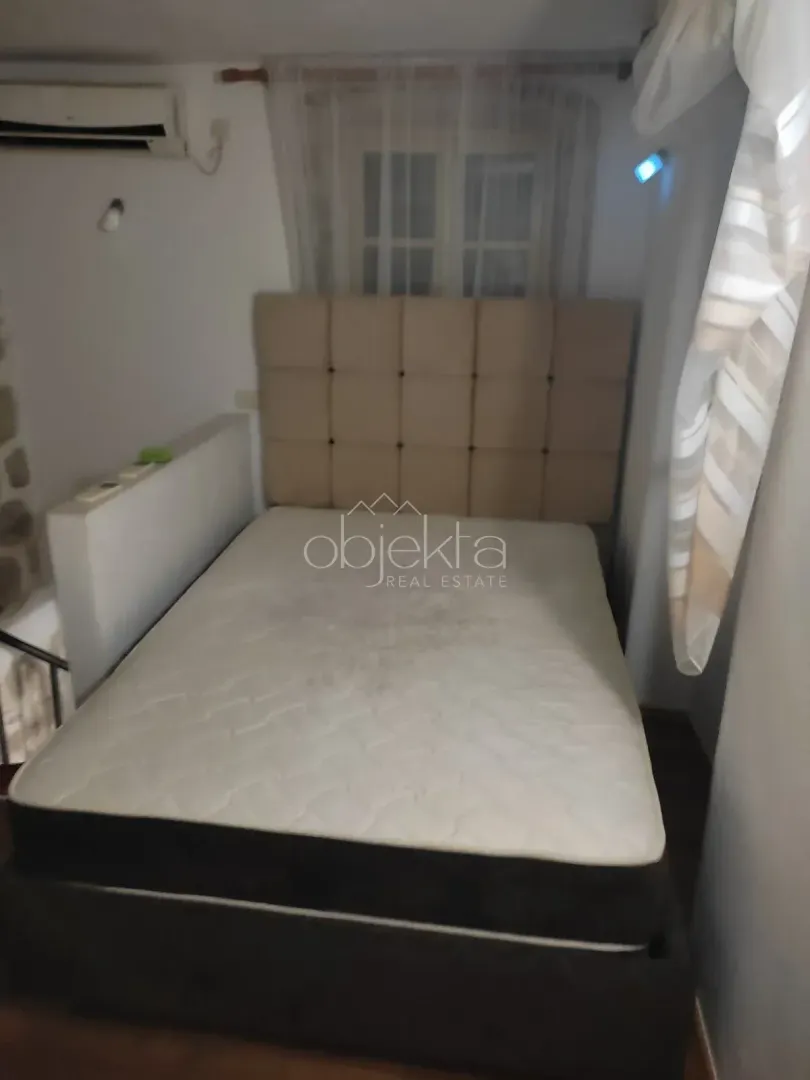 Izdavanje, jednosoban stan, 32m², Kotor, Crna Gora
