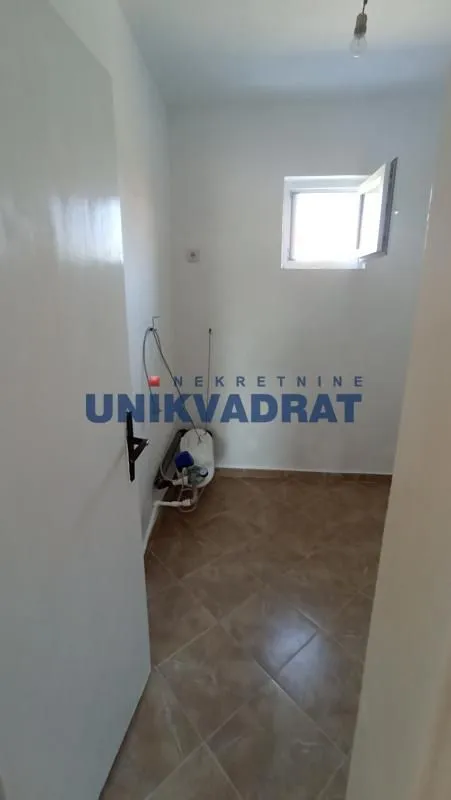 Prodaja, kuća, 280m², Centar, Topola