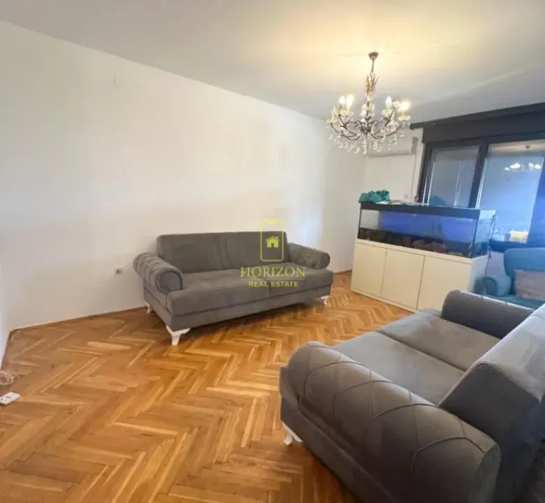 Prodaja, trosoban stan, 95m², Blok 6, Podgorica
