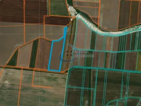 Zemljište in Zemun Ugrinovci