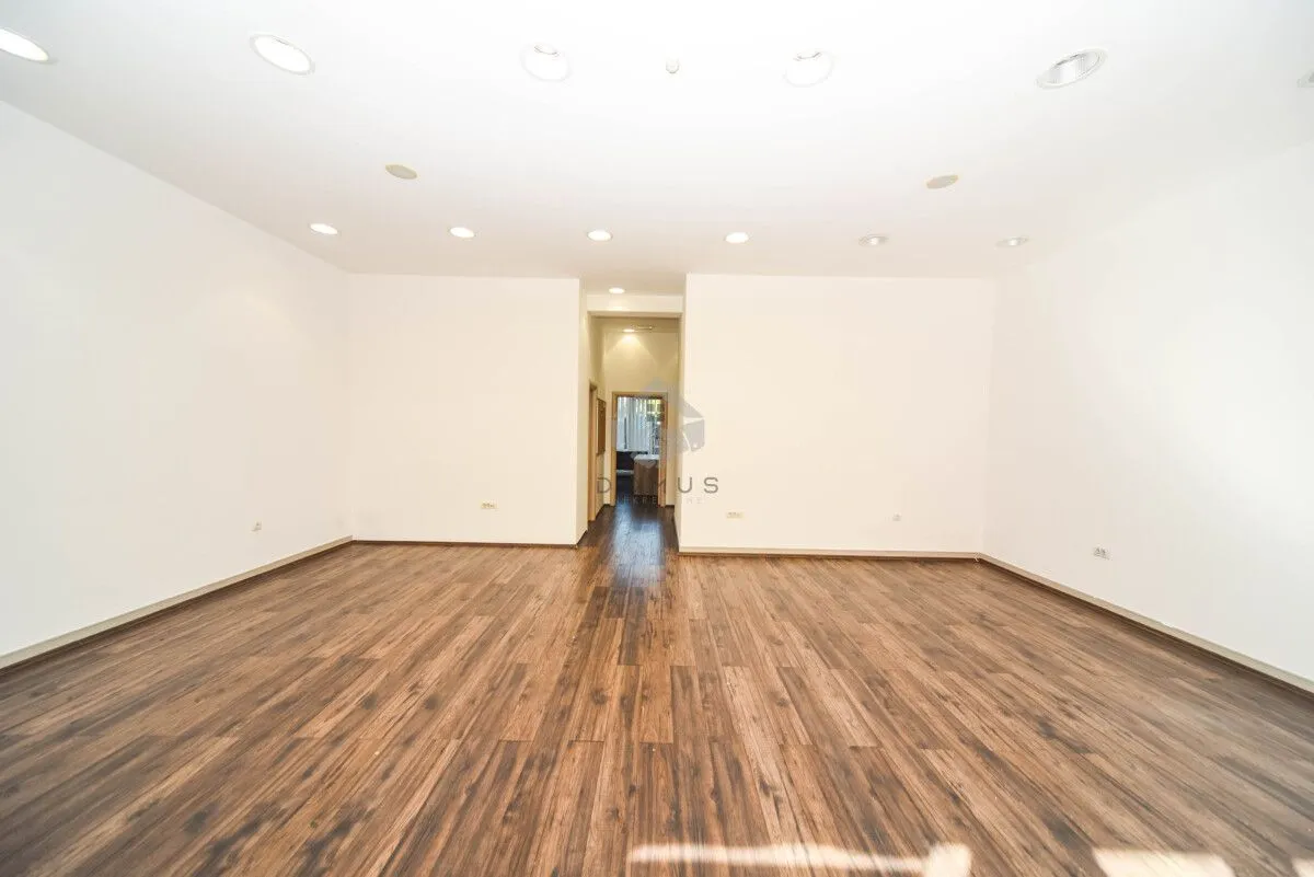 Rent, office space, 102m², City Kvart, Podgorica
