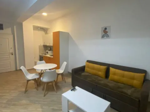 Izdavanje, jednosoban stan, 44m², Centar, Budva