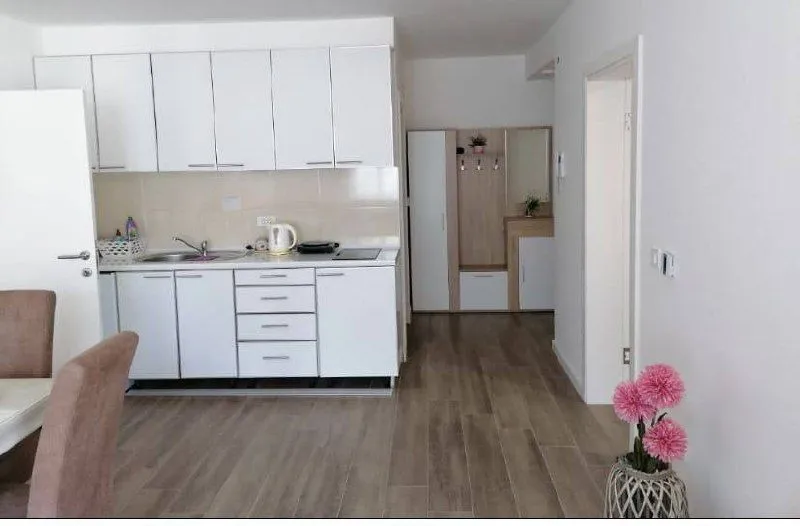 Prodaja, dvosoban stan, 74m², Dobra Voda, Bar