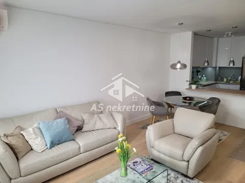 Izdavanje, trosoban stan, 82m², Novi Beograd Sve Podlokacije, Beograd - image 7