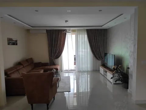 Prodaja, stan, 84m², Tivat, Crna Gora - image 1