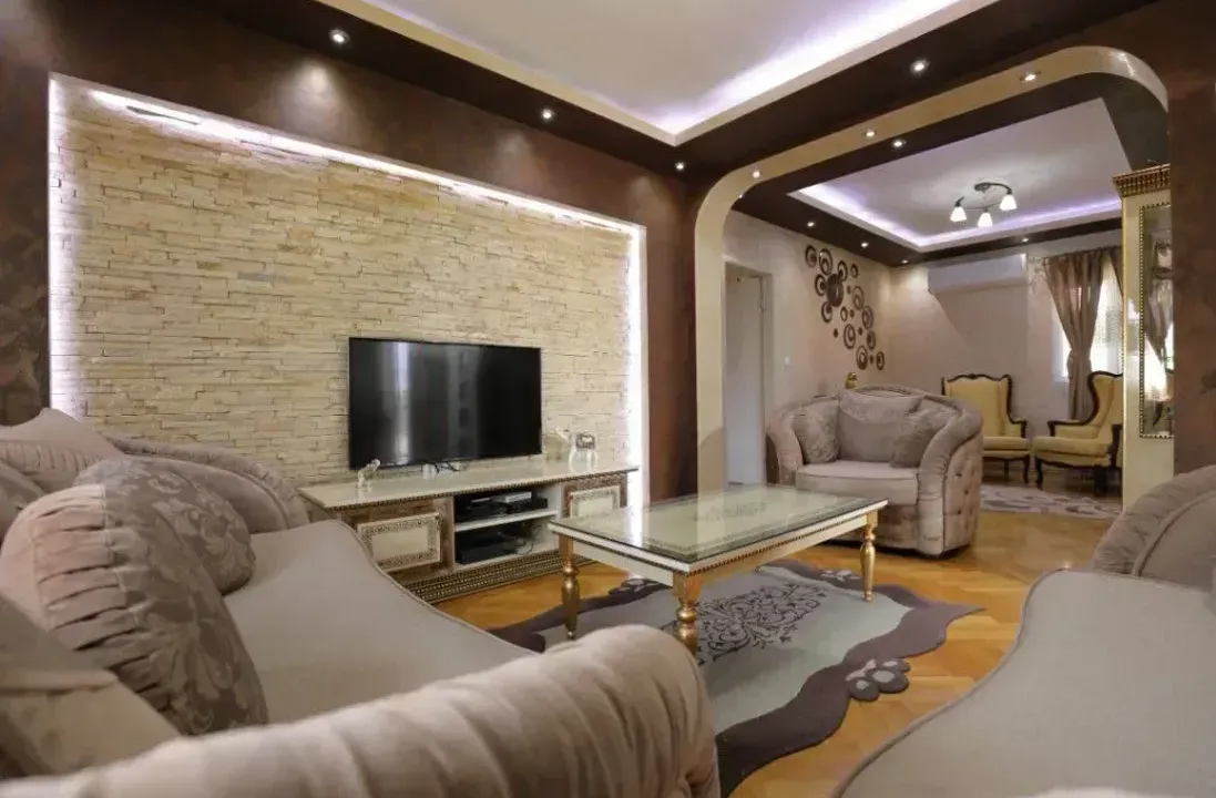 Rent, house, 250m², Tološi, Podgorica