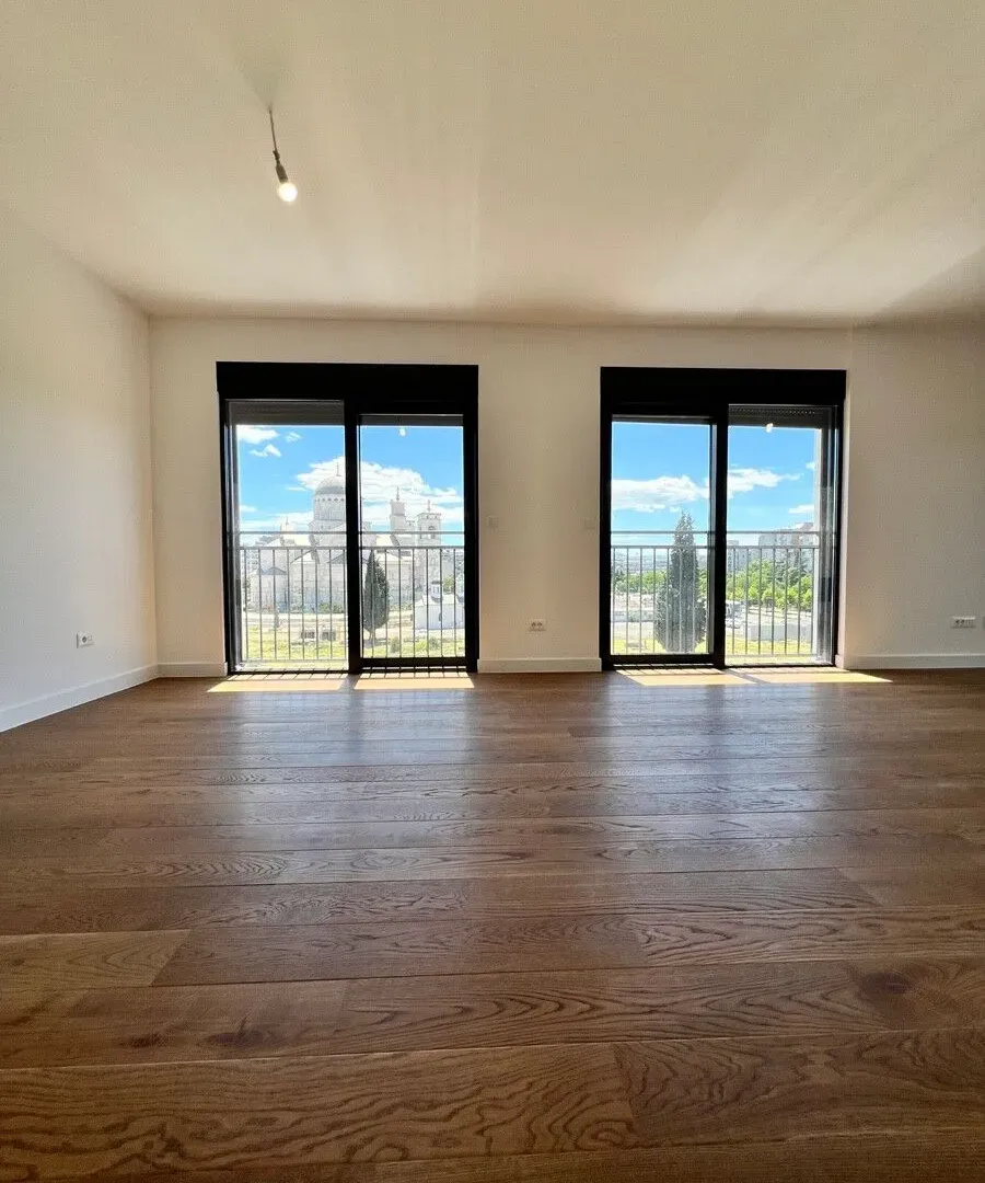 Prodaja, trosoban stan, 115m², Preko Morače, Podgorica