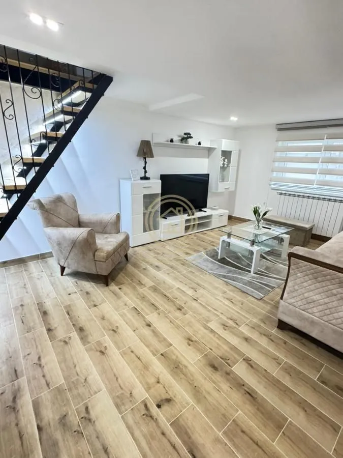 Izdavanje, dvosoban stan, 78m², Južni Bulevar, Vračar Sve Podlokacije