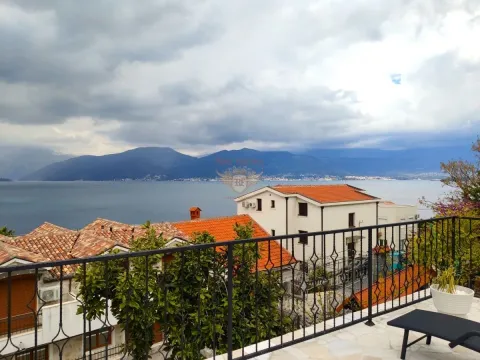 Sale, house, 190m², Tivat, Crna Gora