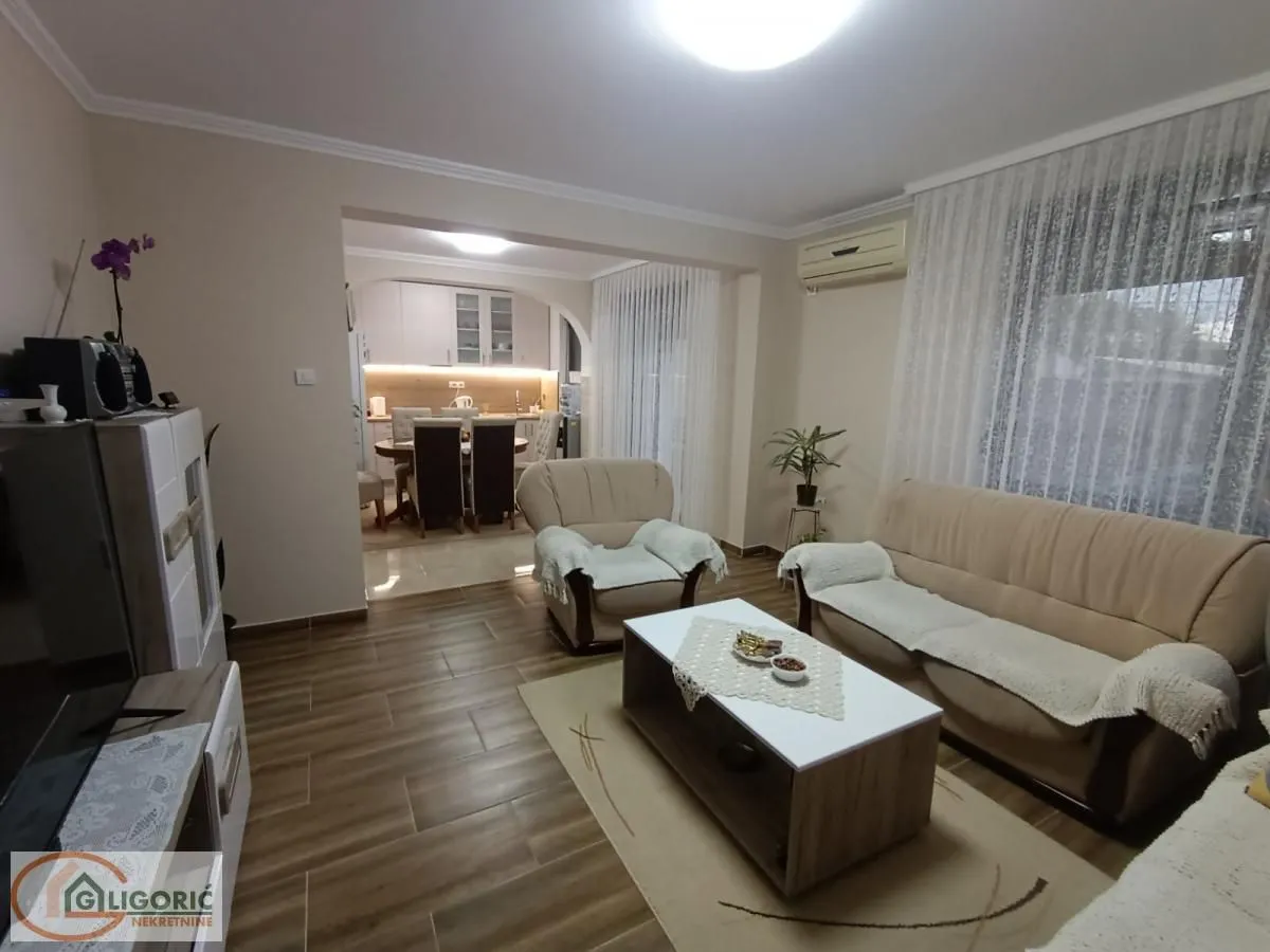 Prodaja, kuća, 346m², Strelište, Pančevo