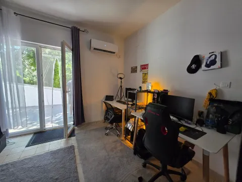 Izdavanje, jednosoban stan, 47m², Bečići, Budva - image 20