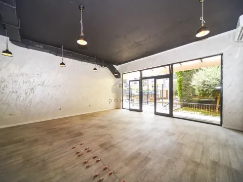 Rent, office space, 45m², City Kvart, Podgorica - image 11