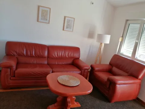 Izdavanje, jednosoban stan, 52m², Donja Lastva, Tivat - image 2