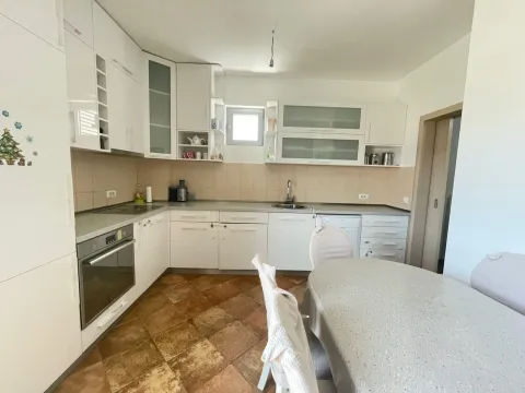 Izdavanje, jednosoban stan, 49m², Zagorič, Podgorica - image 2