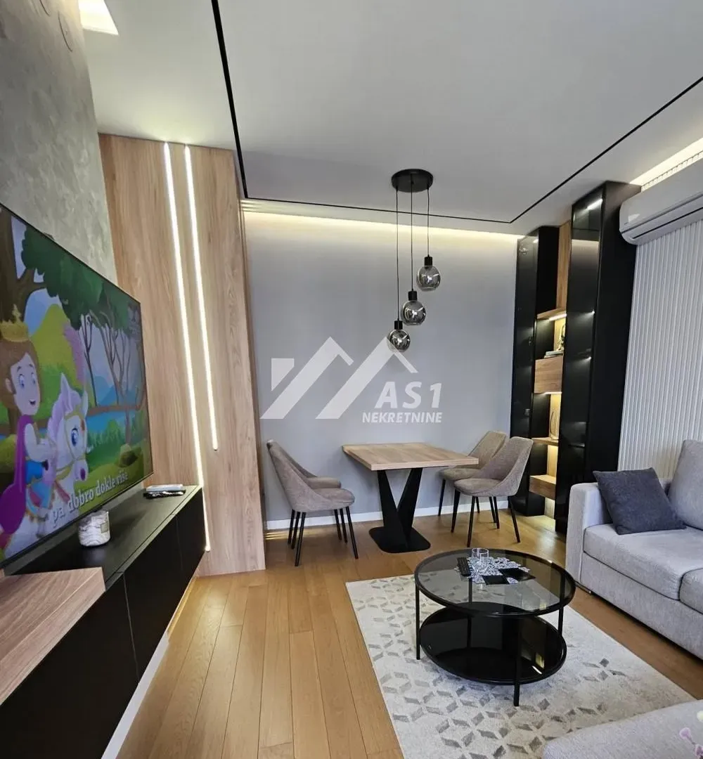 Izdavanje, jednosoban stan, 42m², Adamovićevo Naselje, Novi Sad Sve Podlokacije