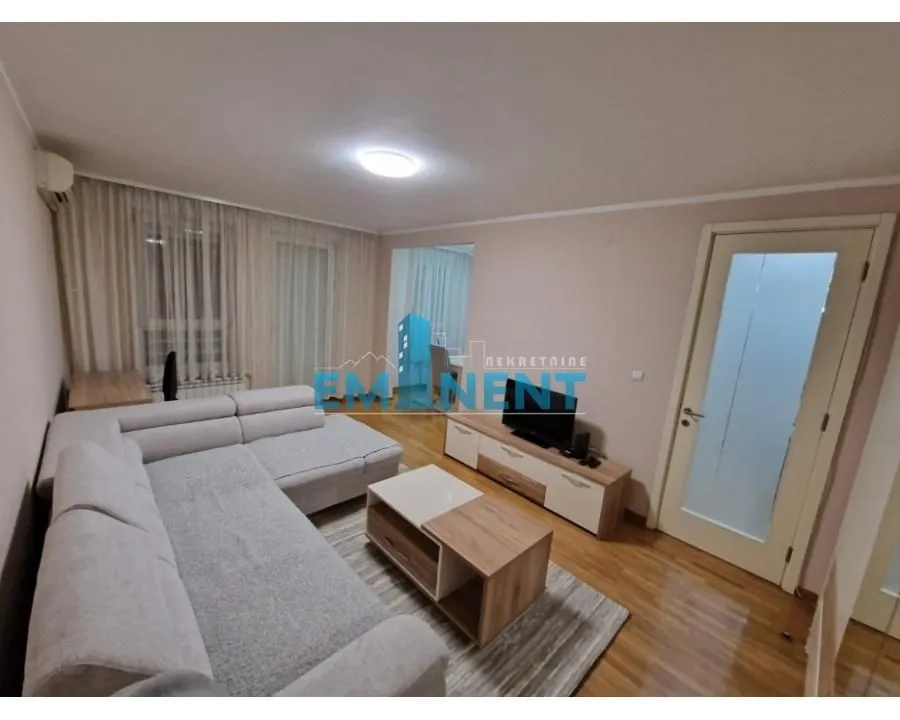Izdavanje, dvosoban stan, 69m², Novi Beograd Blok 67, Novi Beograd Sve Podlokacije