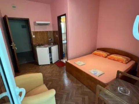 Izdavanje, garsonjera, 25m², Donja Lastva, Tivat - image 4