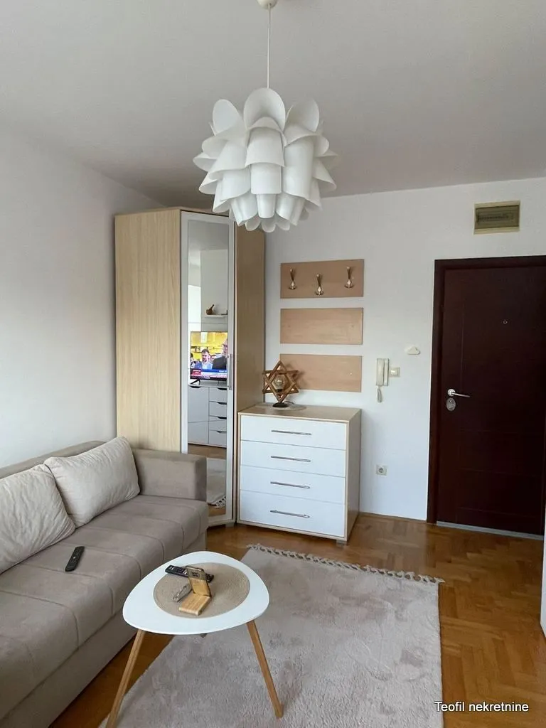Prodaja, jednosoban stan, 28m², Novi Sad, Srbija