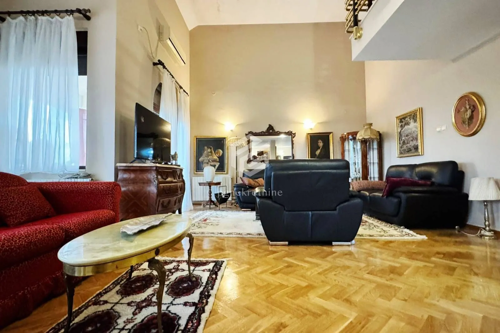 Rent, house, 280m², Gorica C, Podgorica