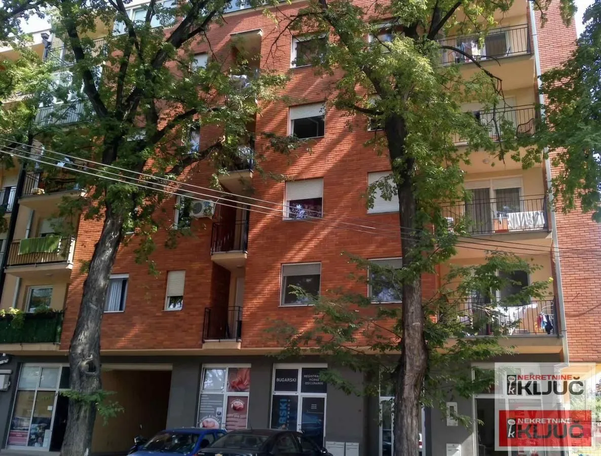 Izdavanje, garsonjera, 26m², Bulevar Oslobodjenja, Novi Sad Sve Podlokacije