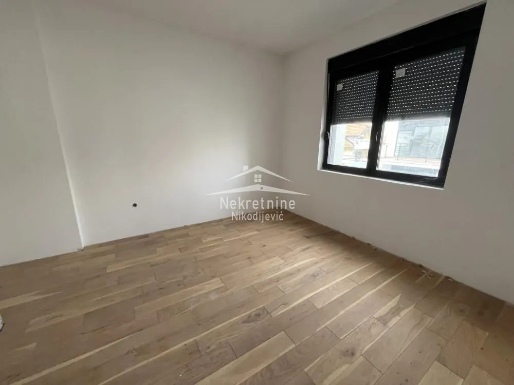 Prodaja, stan, 230m², Zemun Sve Podlokacije, Beograd