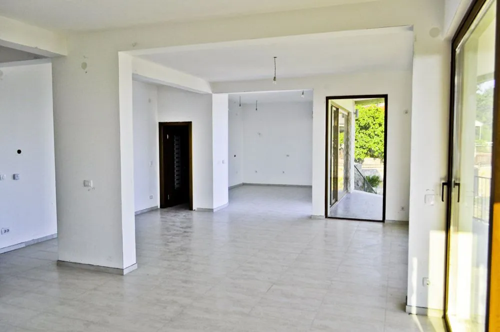 Sale, house, 600m², Šušanj, Bar