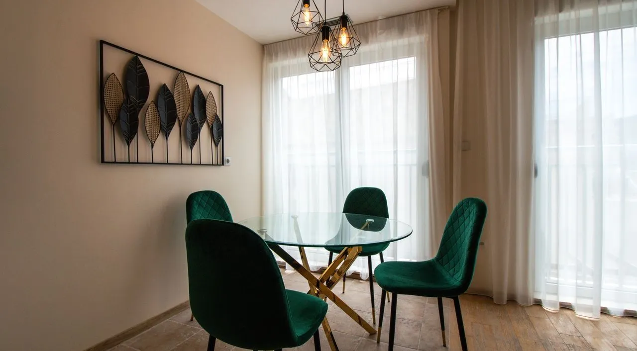 Prodaja, dvosoban stan, 75m², Dobrota, Kotor