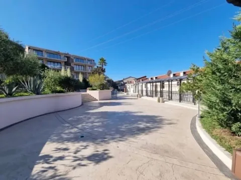 Sale, one bedroom apartment, 47m², Pržno, Budva - image 13