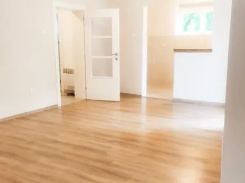 Izdavanje, dvosoban stan, 90m², Gorica C, Podgorica - image 7