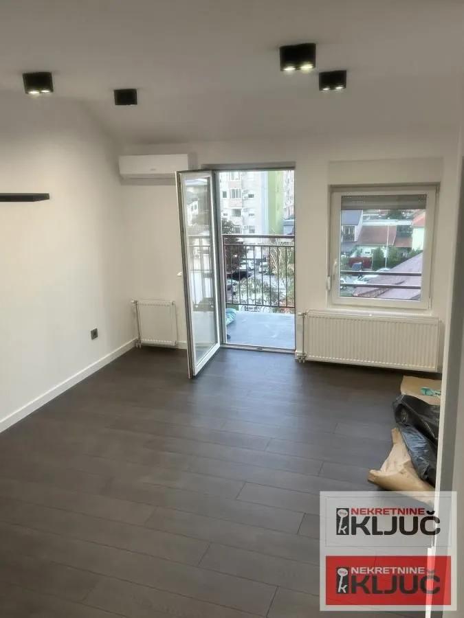 Prodaja, četvorosoban stan, 91m², Železnička Stanica, Novi Sad Sve Podlokacije