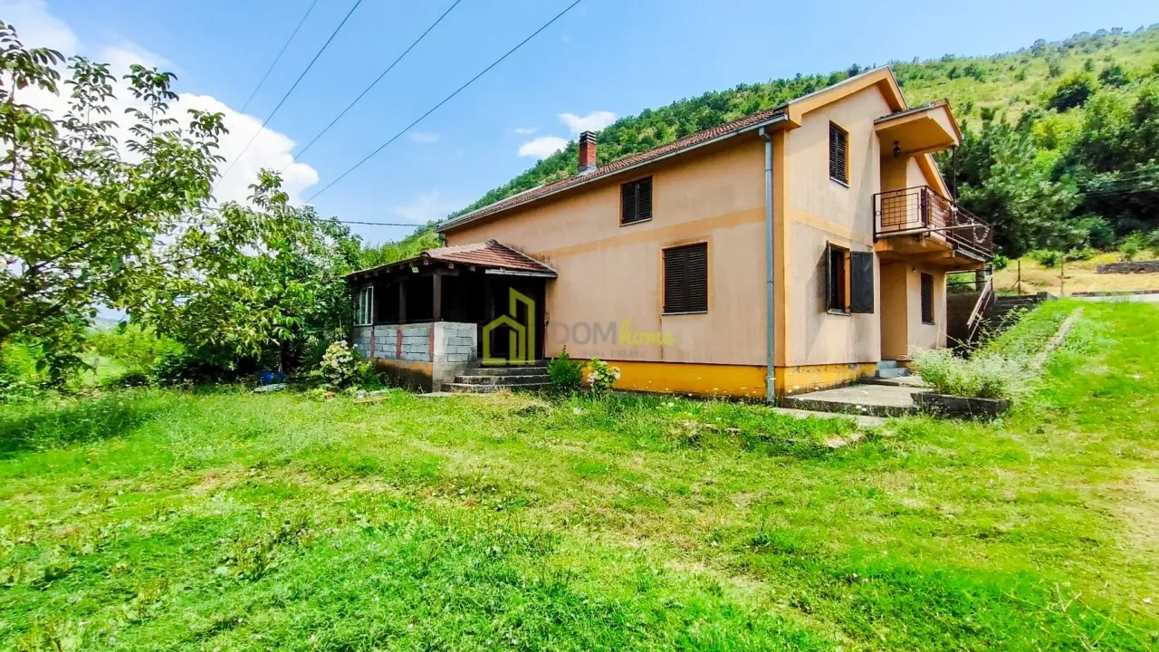Prodaja, kuća, 260m², Velje Brdo, Podgorica