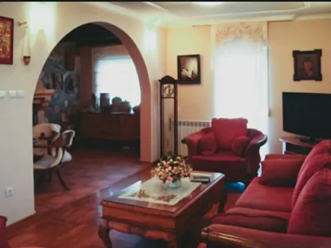 Sale, house, 700m², Gorica C, Podgorica - image 6