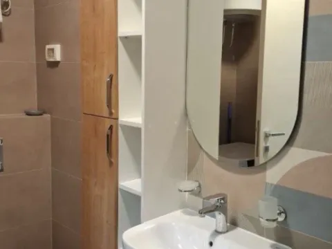 Izdavanje, jednosoban stan, 40m², Pobrežje, Podgorica - image 9