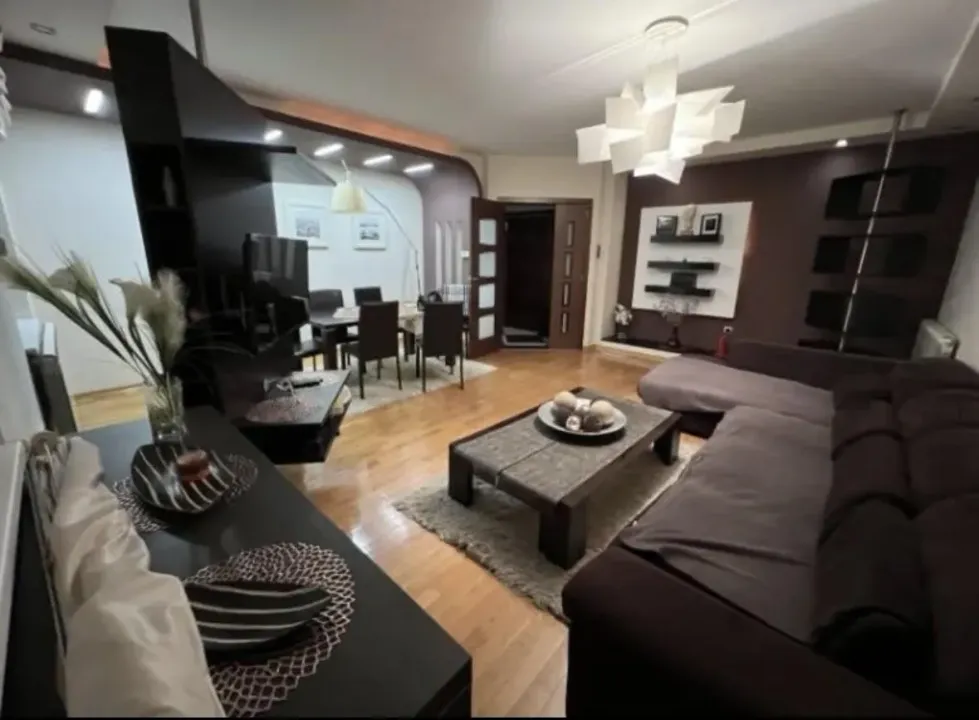 Izdavanje, jednosoban stan, 90m², Blok 6, Podgorica
