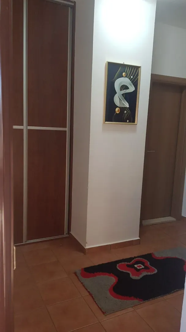 Izdavanje, jednosoban stan, 50m², Drač, Podgorica